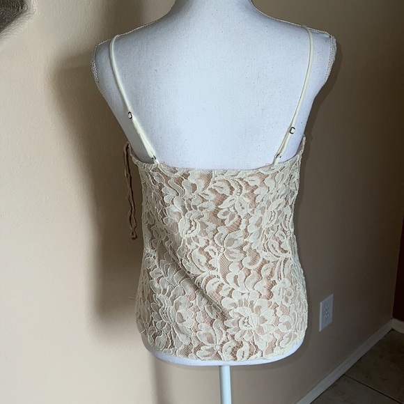 Socialite lace tank top - Picture 3 of 6